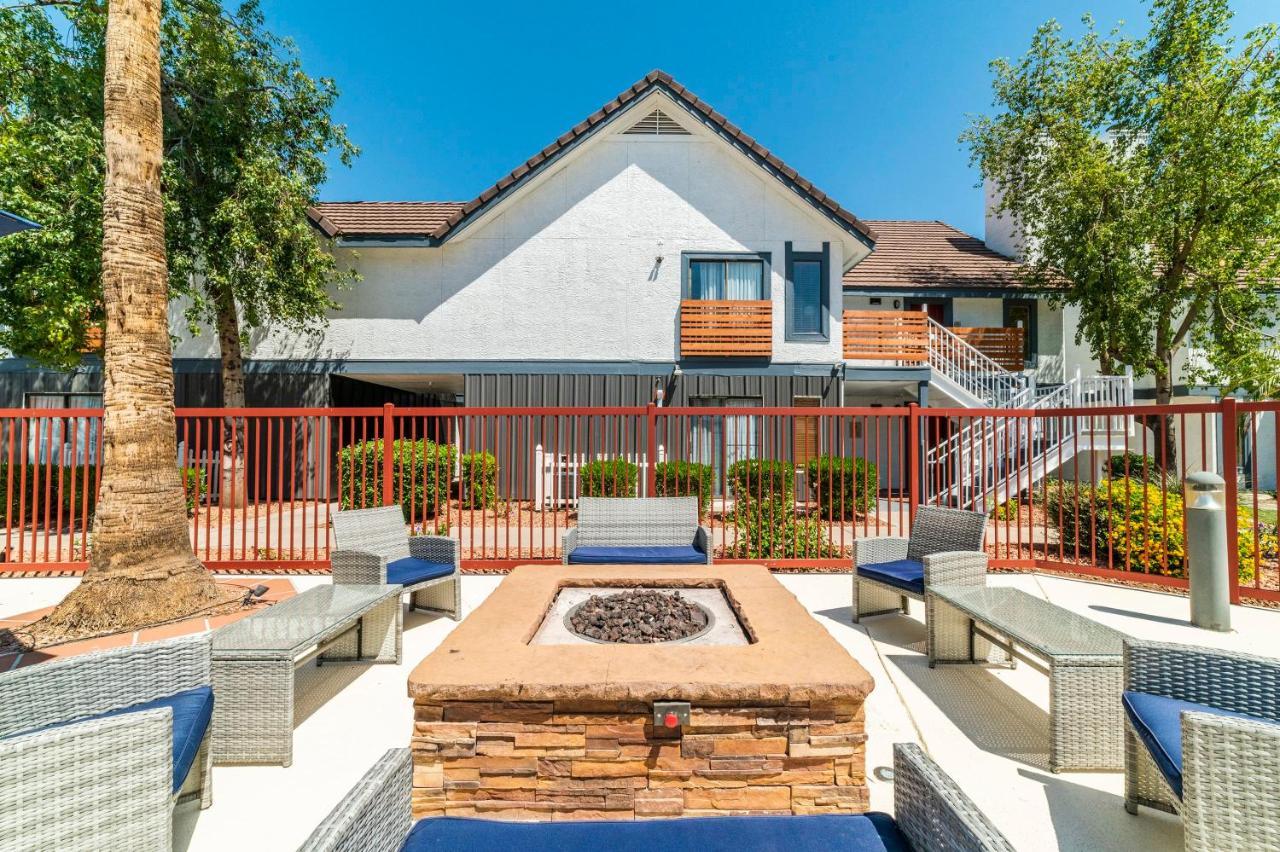 Metro Phx Downstairs Sleeps 4 Ada Accessible Phoenix